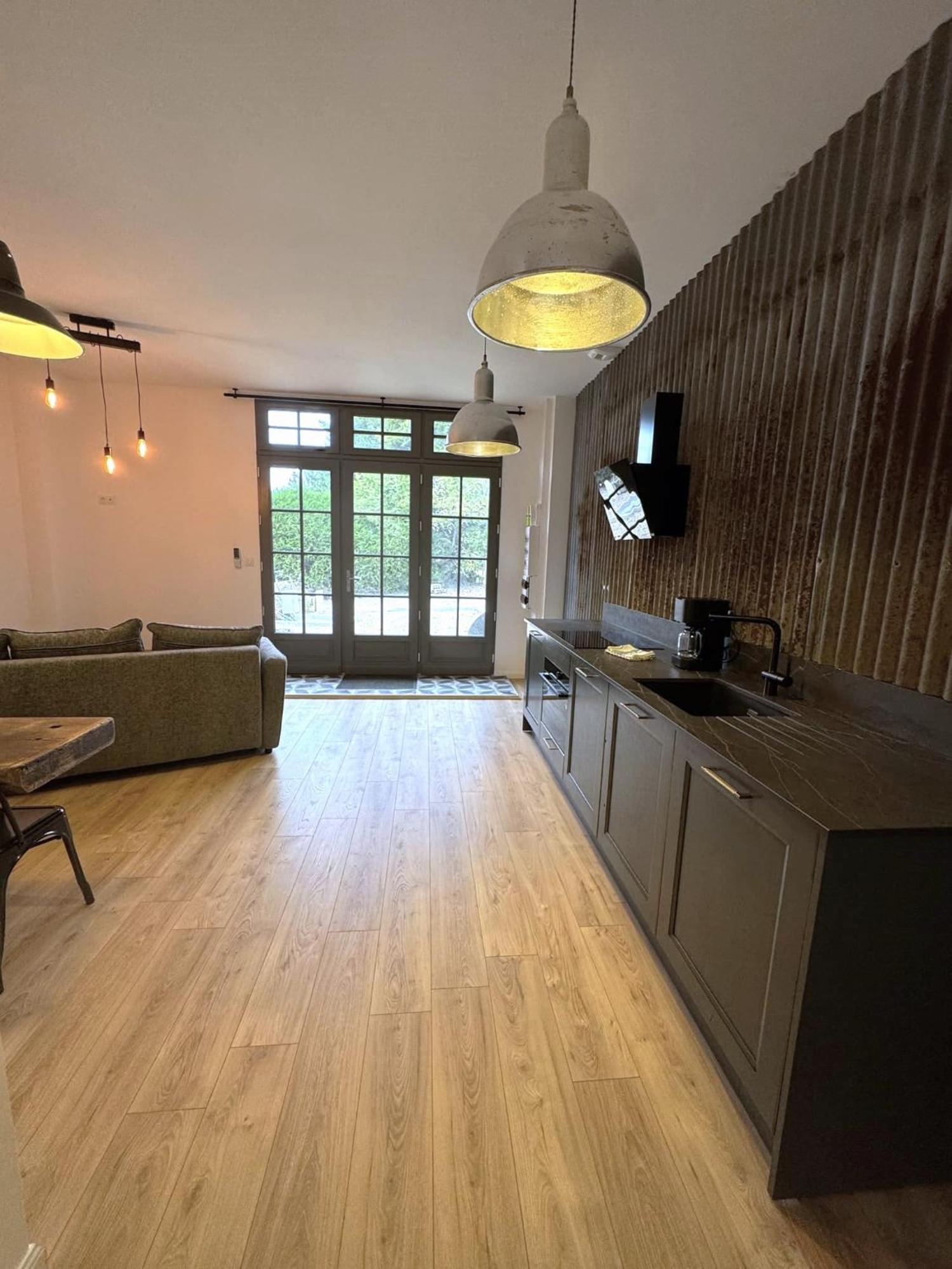 Appartement Lumiere, 6 Min Du Zoo *